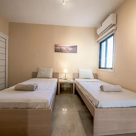 Peach Seaview 3 Bedroom