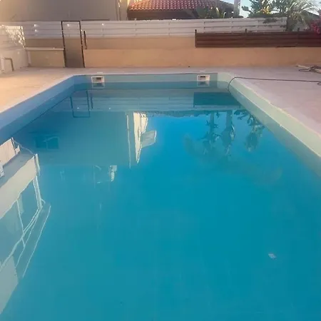 דירה Peach Seaview 3 Bedroom