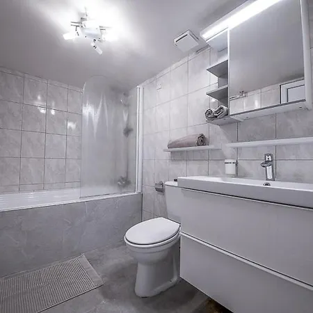 Peach Seaview 3 Bedroom Appartement Ayía Nápa