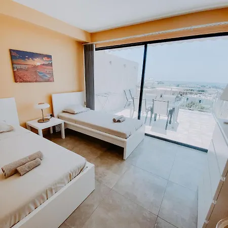 Peach Seaview 3 Bedroom *